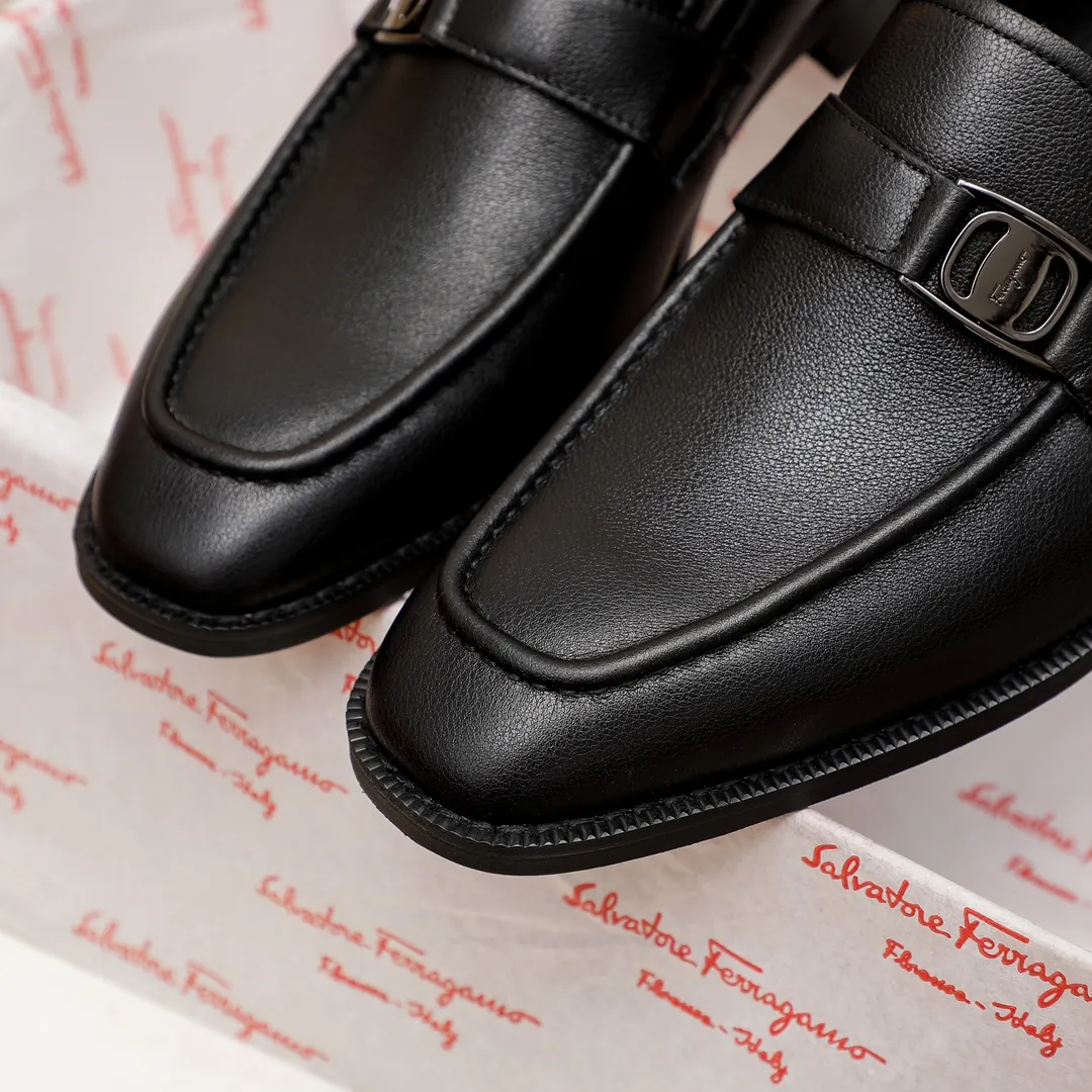 Factory price 420 🔥Ferragamo's new men's casual slip-on shoes🇨🇳Official website original 1:1 mold opening, original quality💯Fine workmanship, high-end luxury☘The upper is made of imported Italian first-layer cowhide🌴🐑leather lining🍓Rubber wear-resistant and non-slip outsole, breathable and comfortable to wear🍍The first choice for high-end men🍉Black, size 38-45